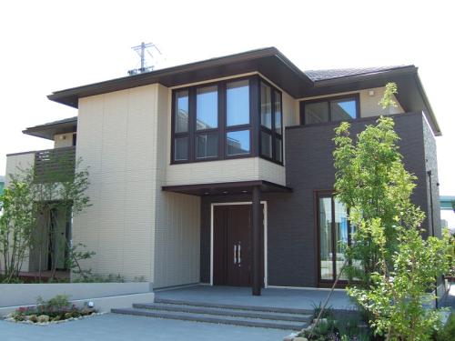 轻钢结构房屋适合农村建房吗，过来人：我看行