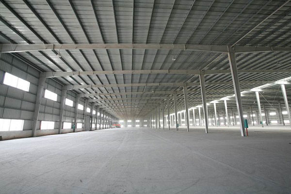 企业厂房仓库建设改选钢结构还是混凝土建筑